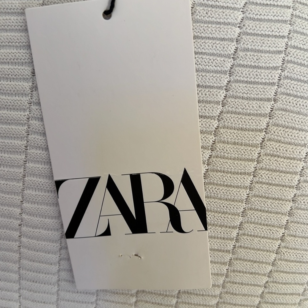 New! Zara medium buttoned knit crop top. - Picture 5 of 13